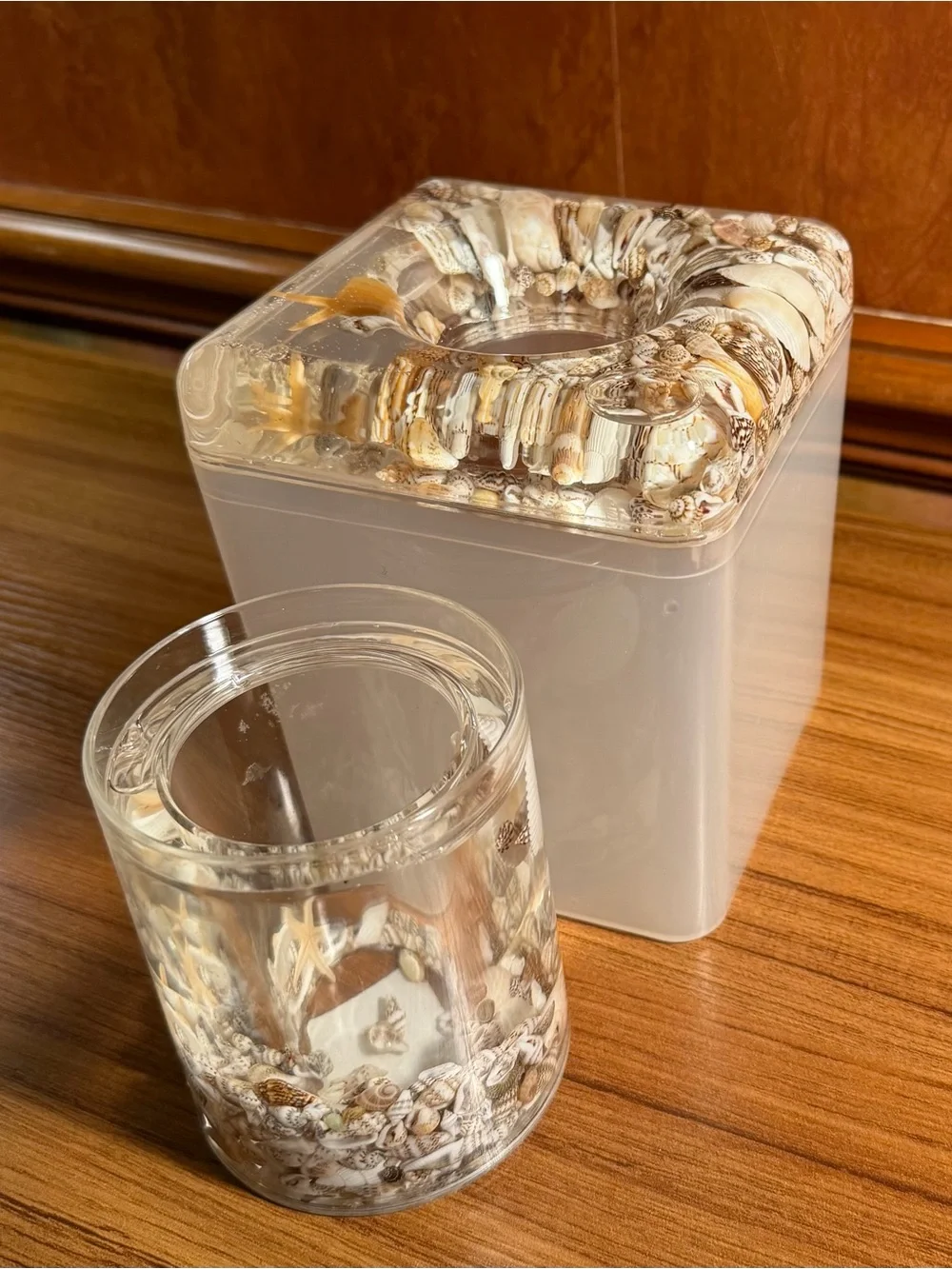 VTG Lucite Acrylic Seashell Floating Vanity Set Tissue Box Toothbrush Holder